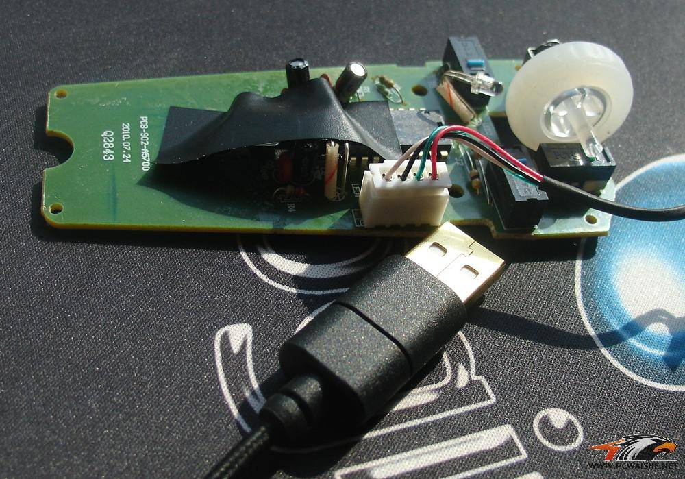 ������ͼ���ϣ�������ƴ�˸����߳�����ɽկ����,������ǿ��