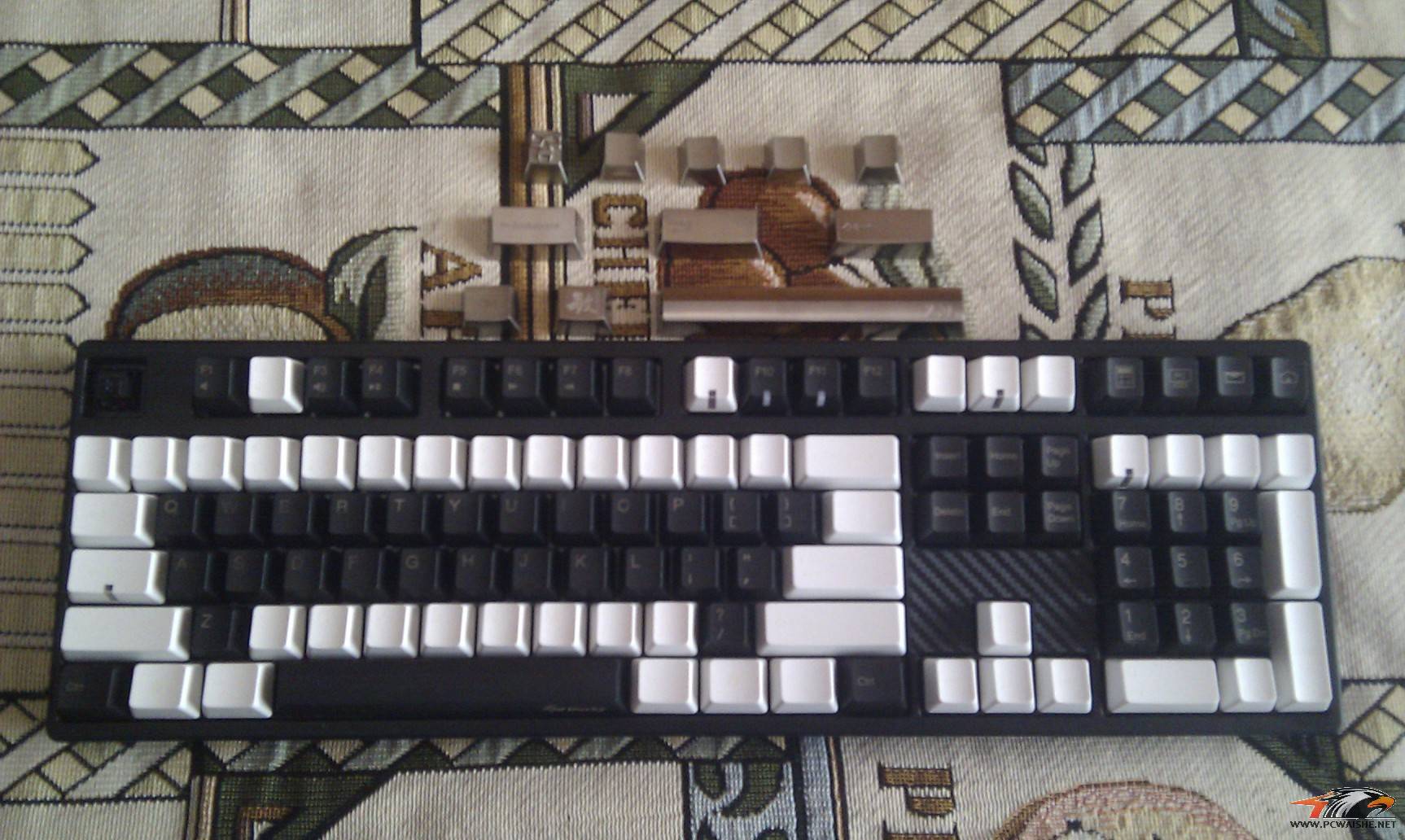 11���ѽ�����ñ~ ��ȻҪ��һ�� �۸��൱��103U������̺�һ����ͨ��е���̵��ܺ���
