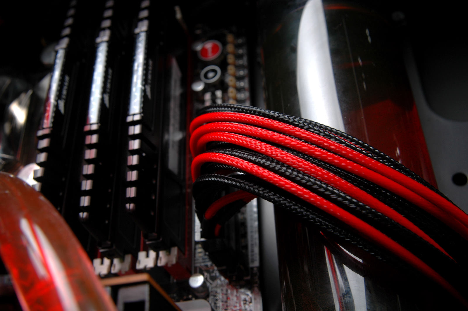 Bitspower+ROG+Antec+������+Benq.Cherry���ḽ��....4W����������