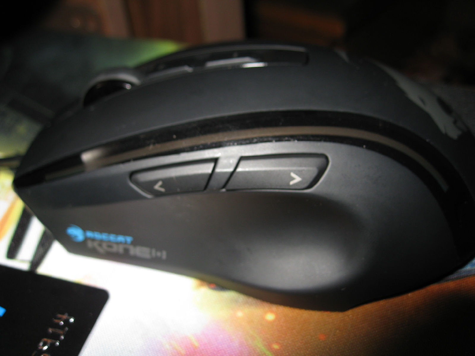 ���ڰ����˾������Ǹ�XX����ǹ����Roccat kone(+)����ͼ