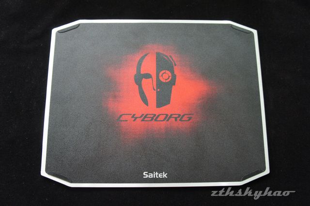 cyborg-v5-gaming-surface-5.jpg
