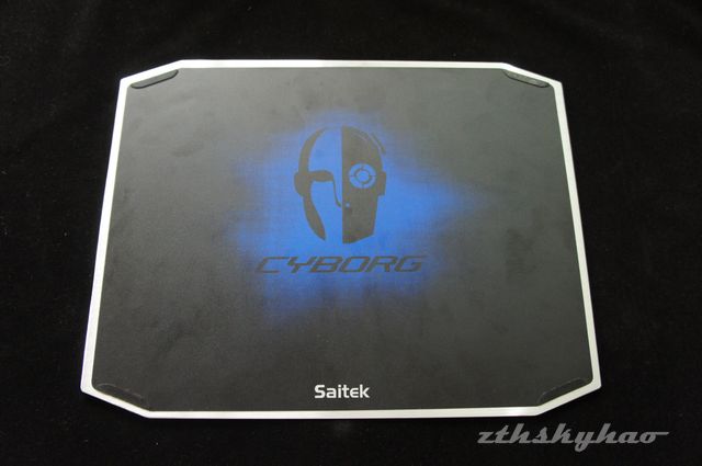 cyborg-v5-gaming-surface-6.jpg