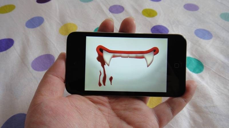 ����IPOD TOUCH 4 32G��9.8���£�
