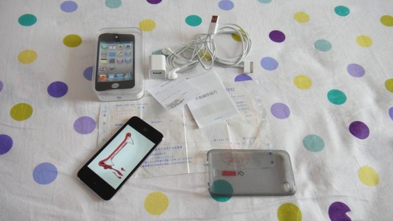 ����IPOD TOUCH 4 32G��9.8���£�