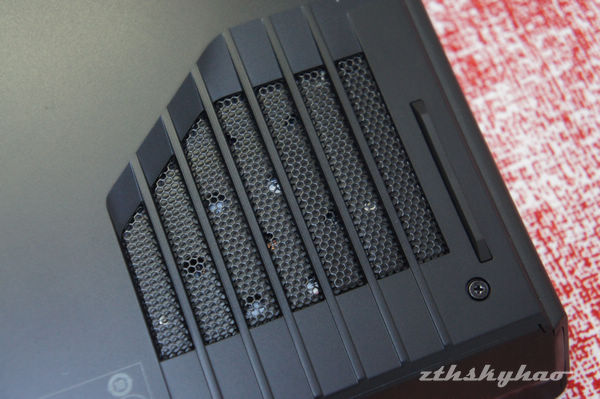alienware-m14x-31.jpg