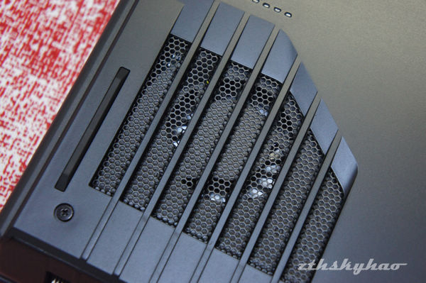 alienware-m14x-30.jpg