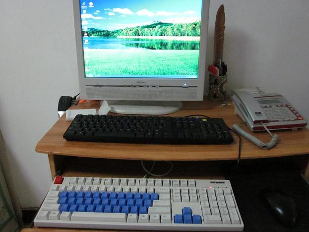 �ڼ����õ�filco����ñ����³��ִ��ͺۼ��������ѻ��˲��ּ�ñ��