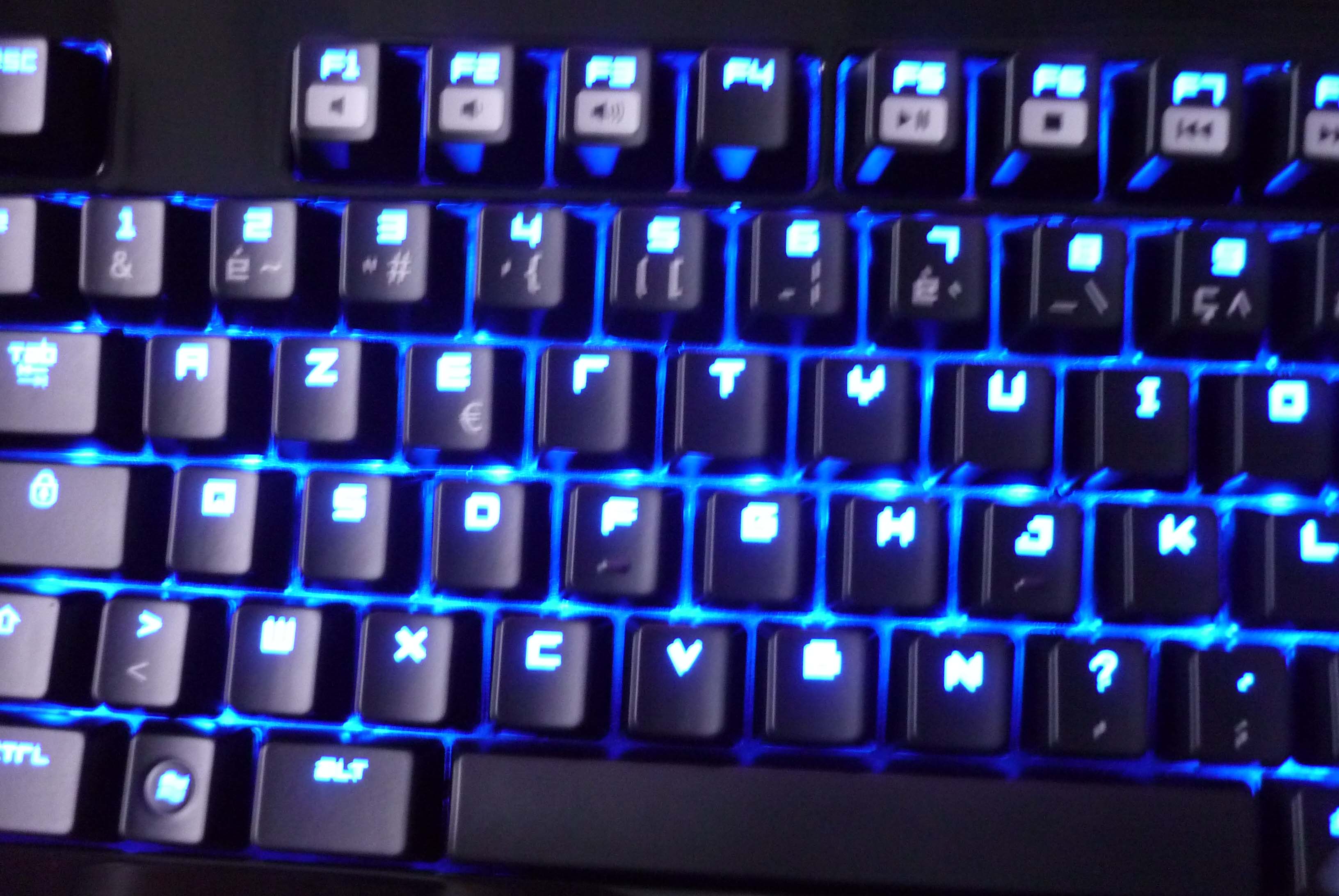 ���ݳ� ȫ��ŷ�ĺڹѸ��ռ��� 650��