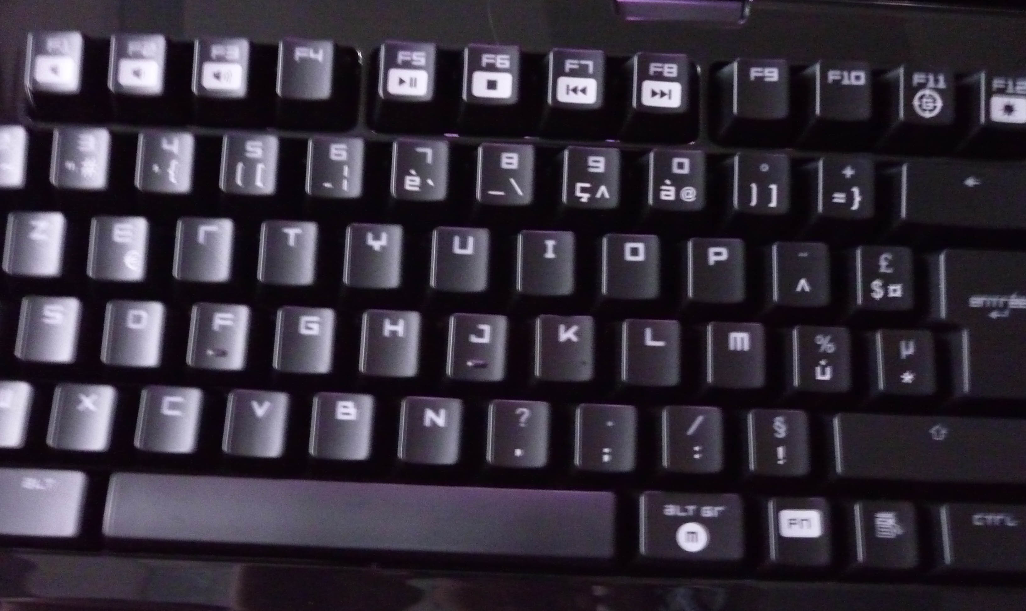 ���ݳ� ȫ��ŷ�ĺڹѸ��ռ��� 650��