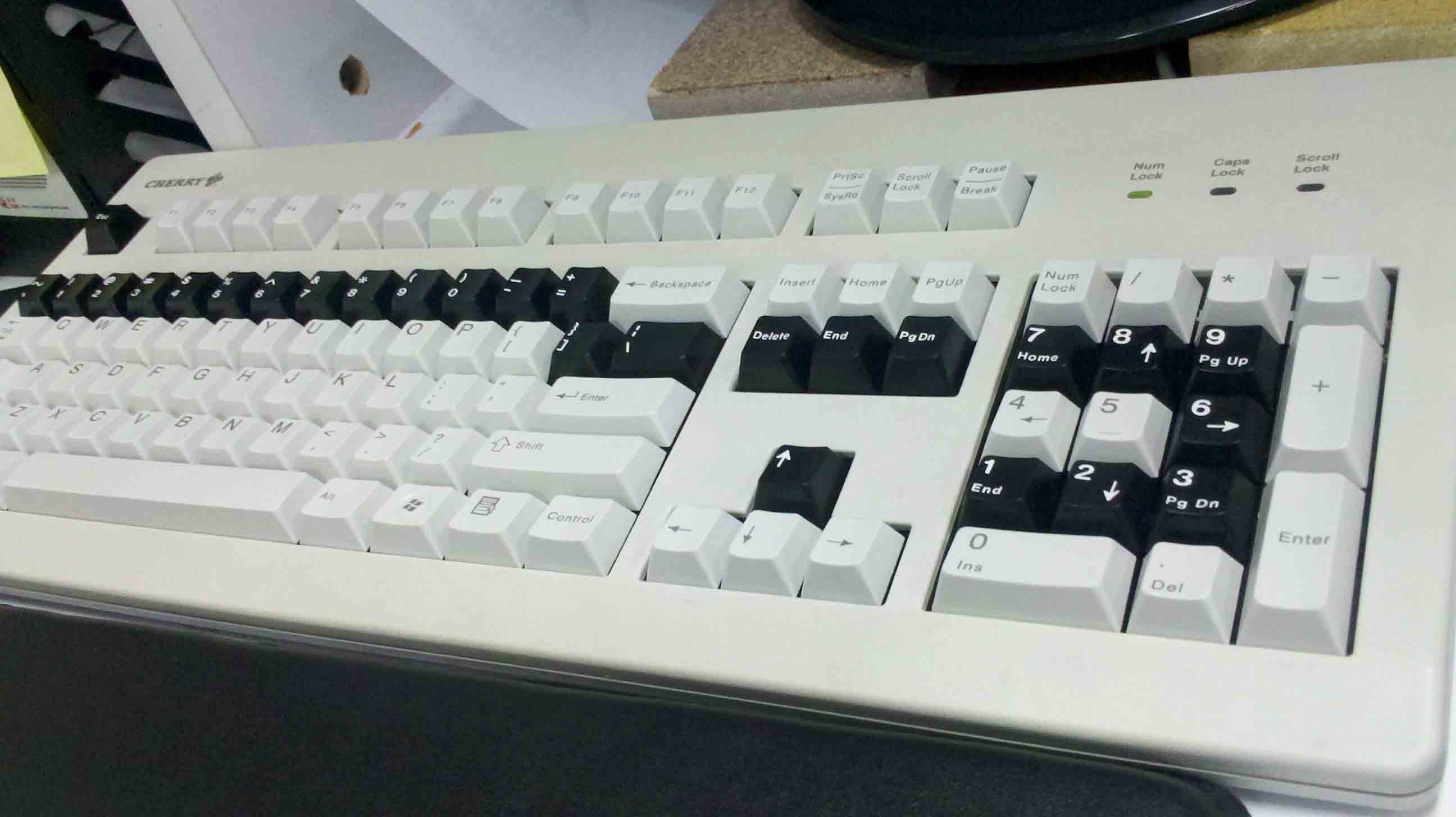 ����è������85��cherry��ɫ����~~PBT��ñ~~ֻҪ390~~~