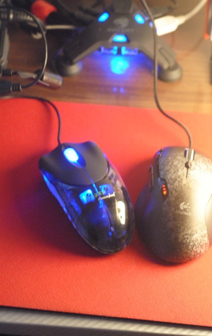 ��β����ɫ����  - -