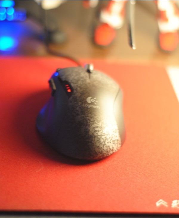 ��β����ɫ����  - -