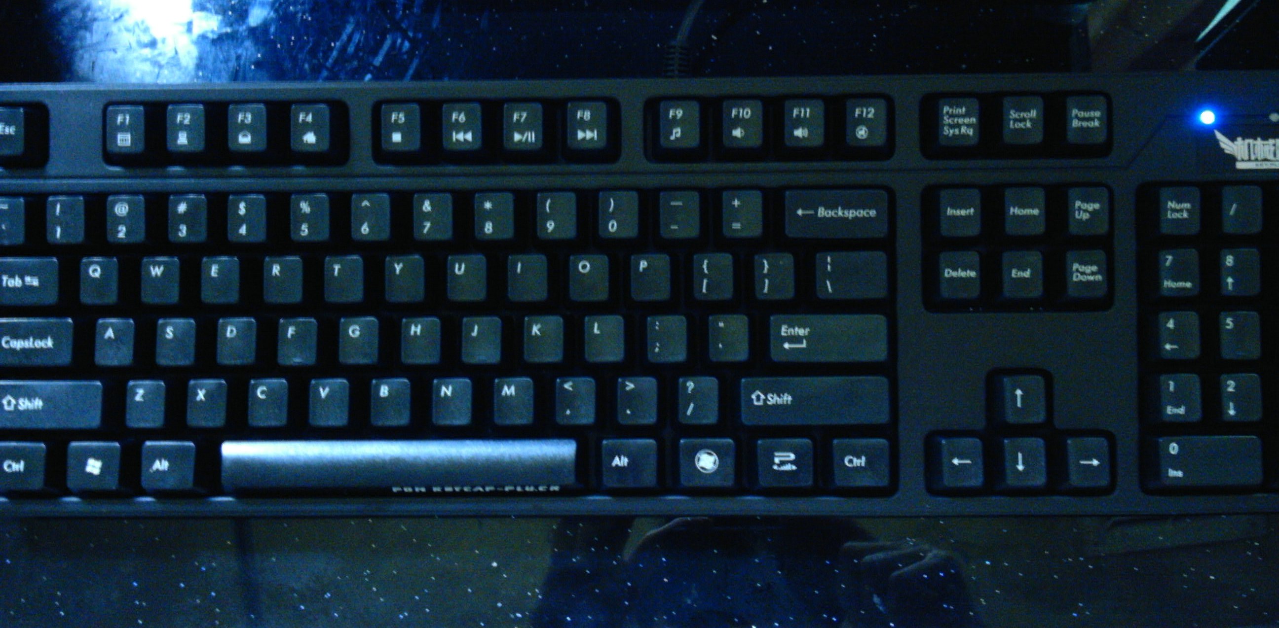 ��9.9���� PLU ML-G3000 �޳�ͻ��ɫ����