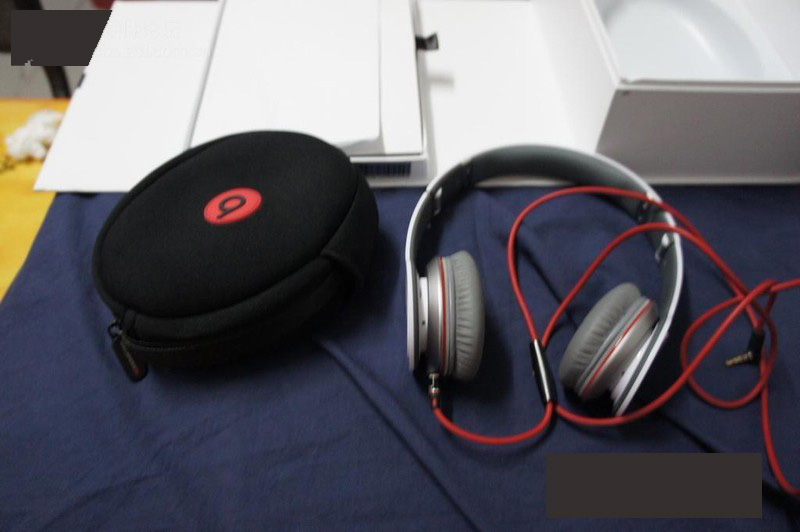 ����1500��7�죬������İ�ɫħ��SOLO HD����������ͬ�ǽ��ס�