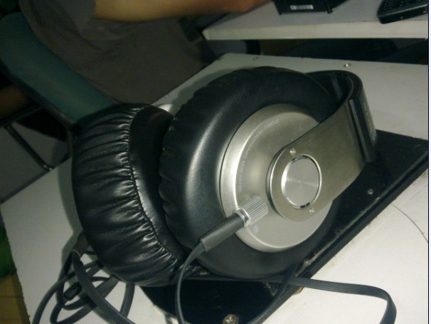 ��SONY MDR-XB700���������º�����Ƭ