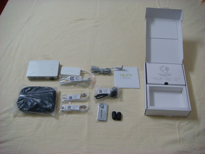 ����һ̨qumi q2 ΢��ͶӰ�� ���� 3D��Ŷ
