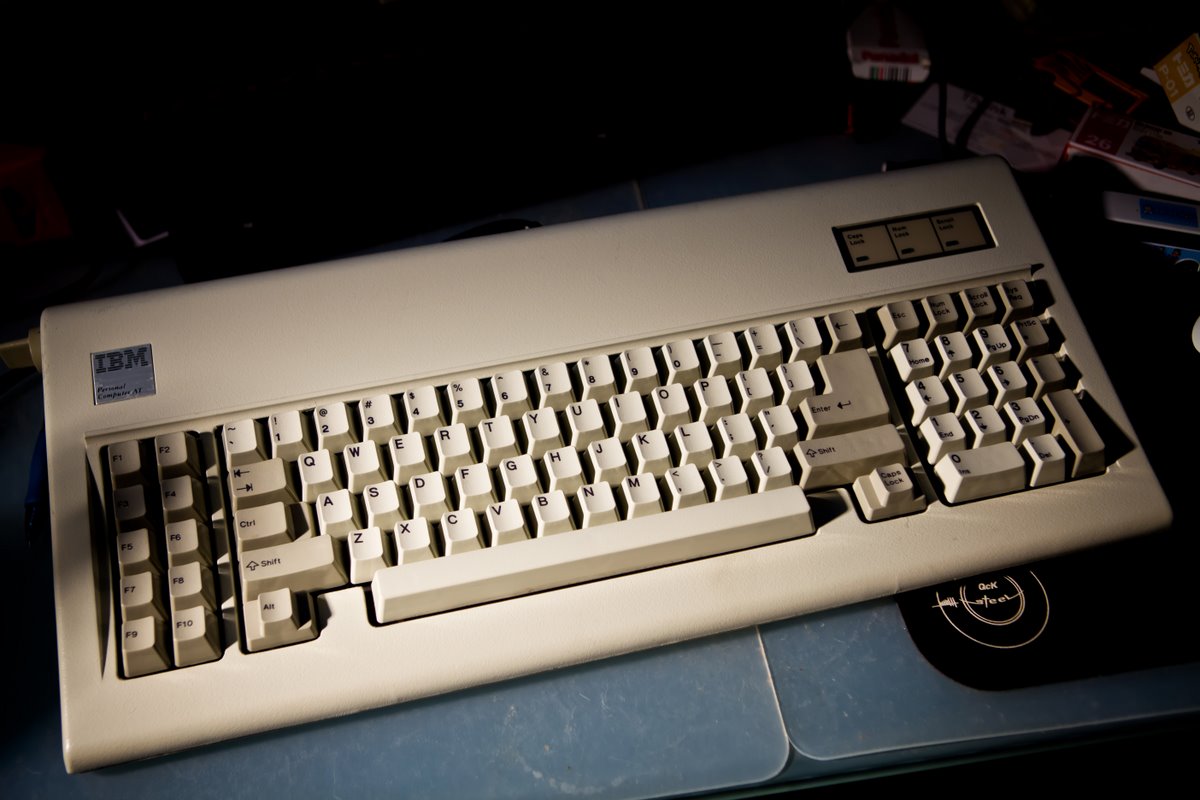 α�о��ǡ���MODEL F