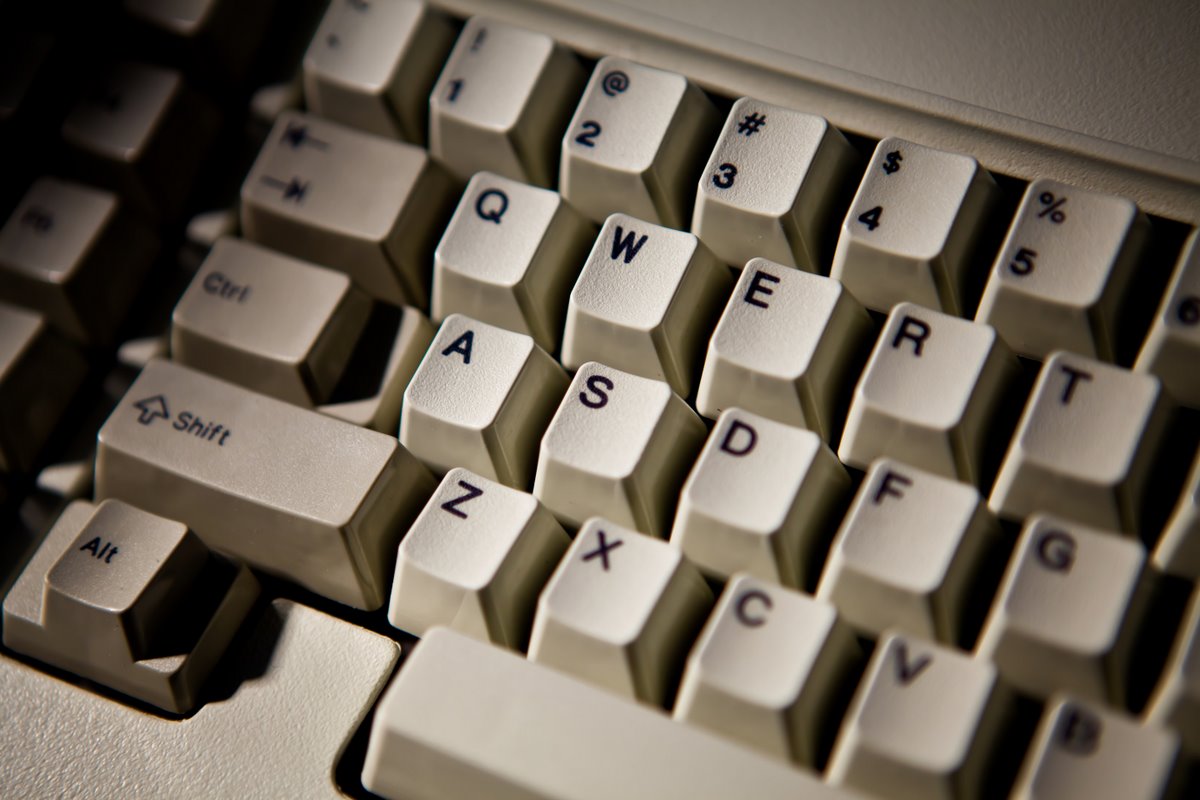 α�о��ǡ���MODEL F