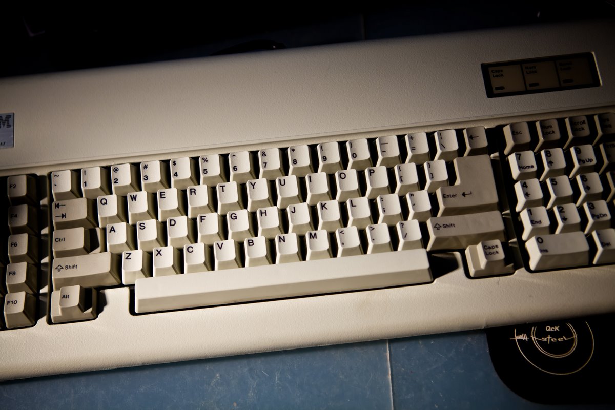α�о��ǡ���MODEL F
