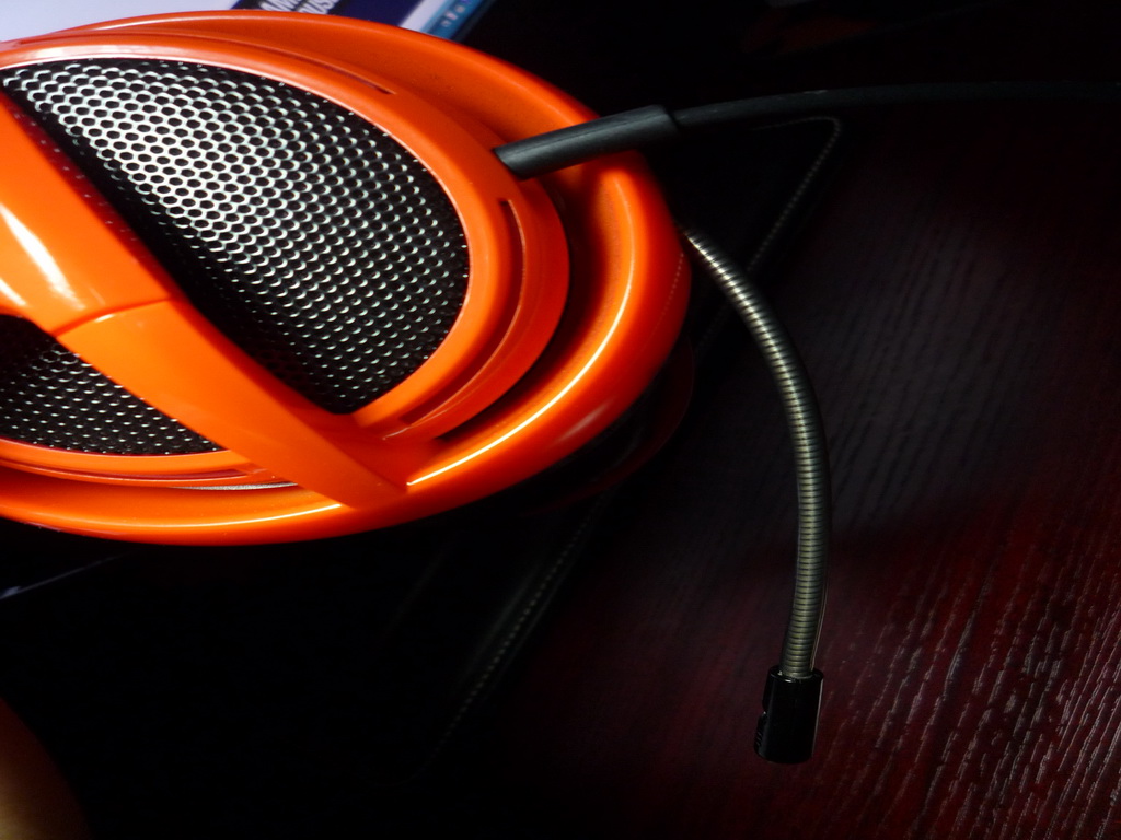 (�ѳ�������)Steelseries Siberia V2 ��ɫ ��������