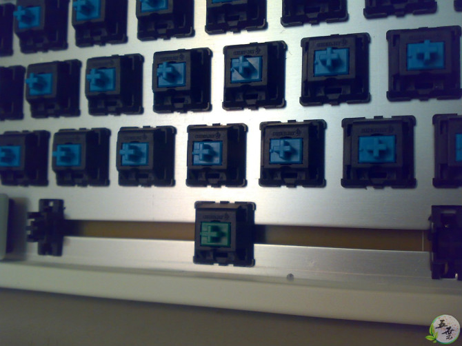 �������лл��λ�����հ�ɫ���ᣬ�����DUCKY9008�����ڹ���