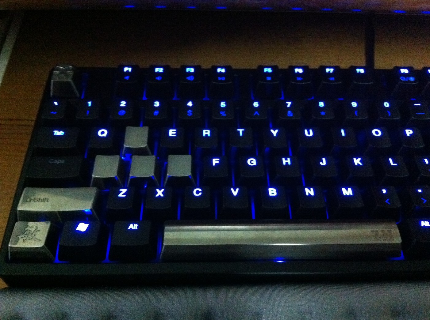 ѱ༭ ͼ Shining + ѺϽ + CEO
