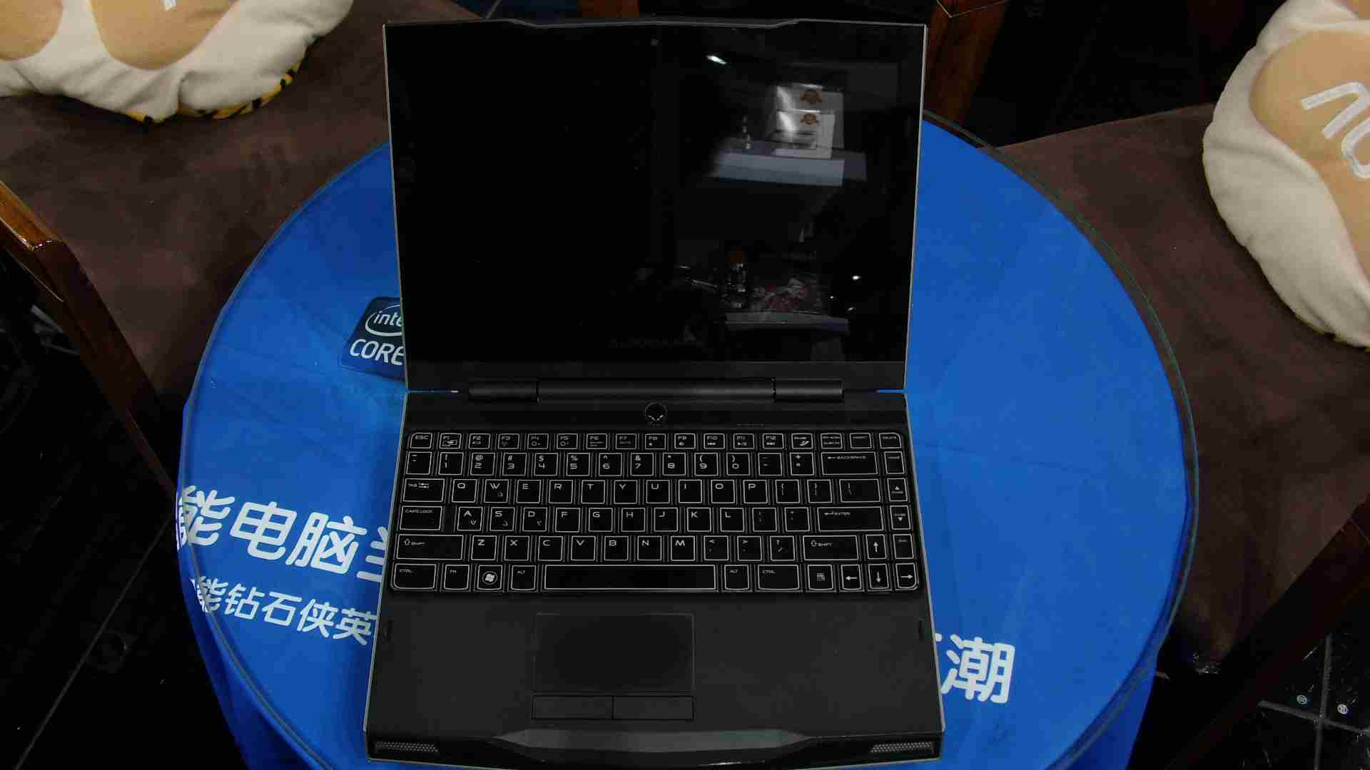 �����ô��� Alienware M11X