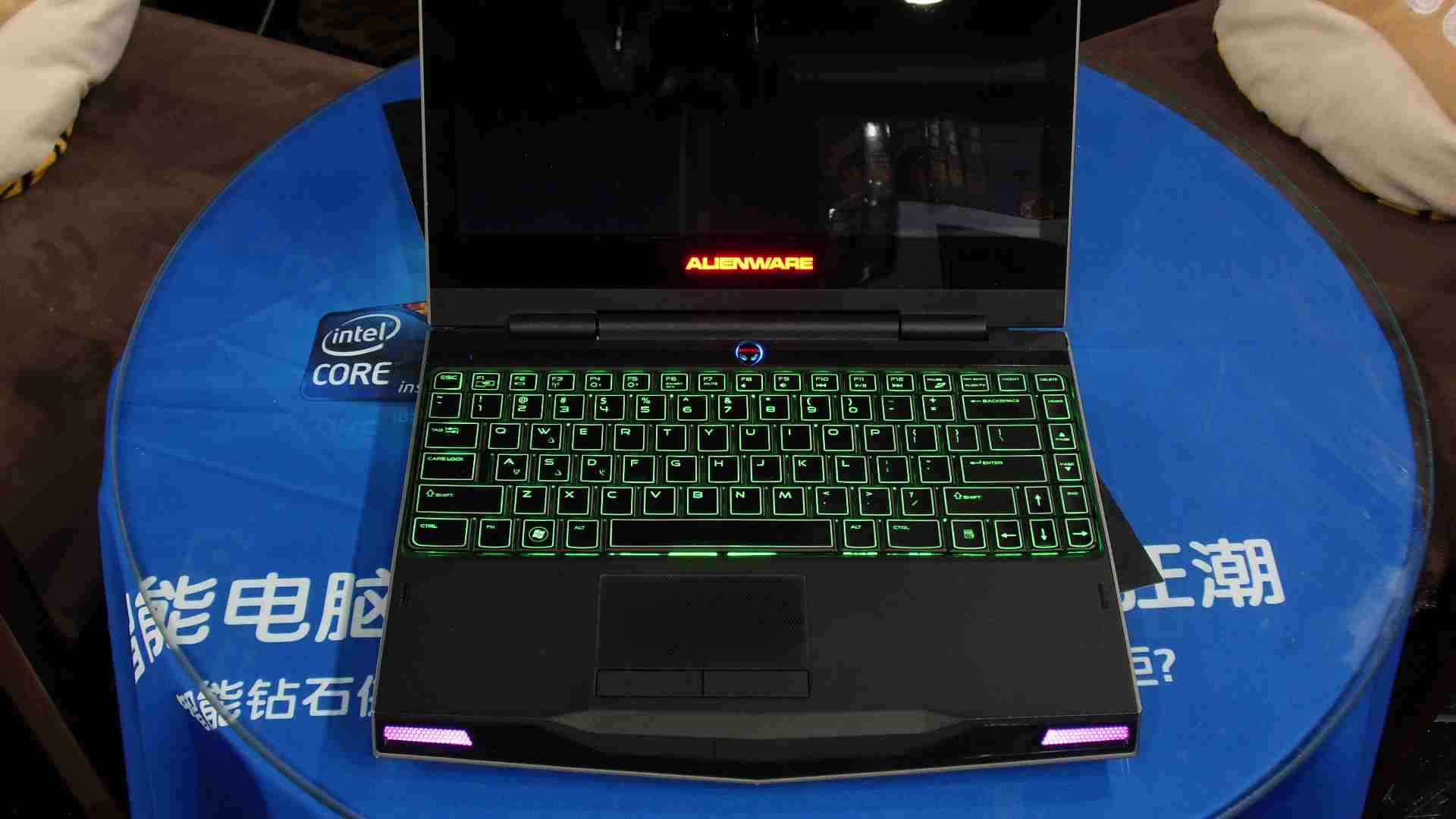 �����ô��� Alienware M11X