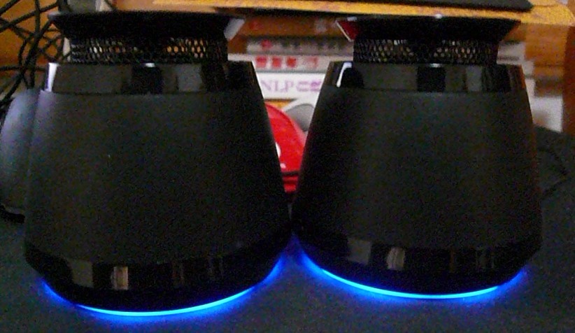 �������������ۡ�Razer Ferox׶�ݺ������� 300 SF���� ��̳�н�
