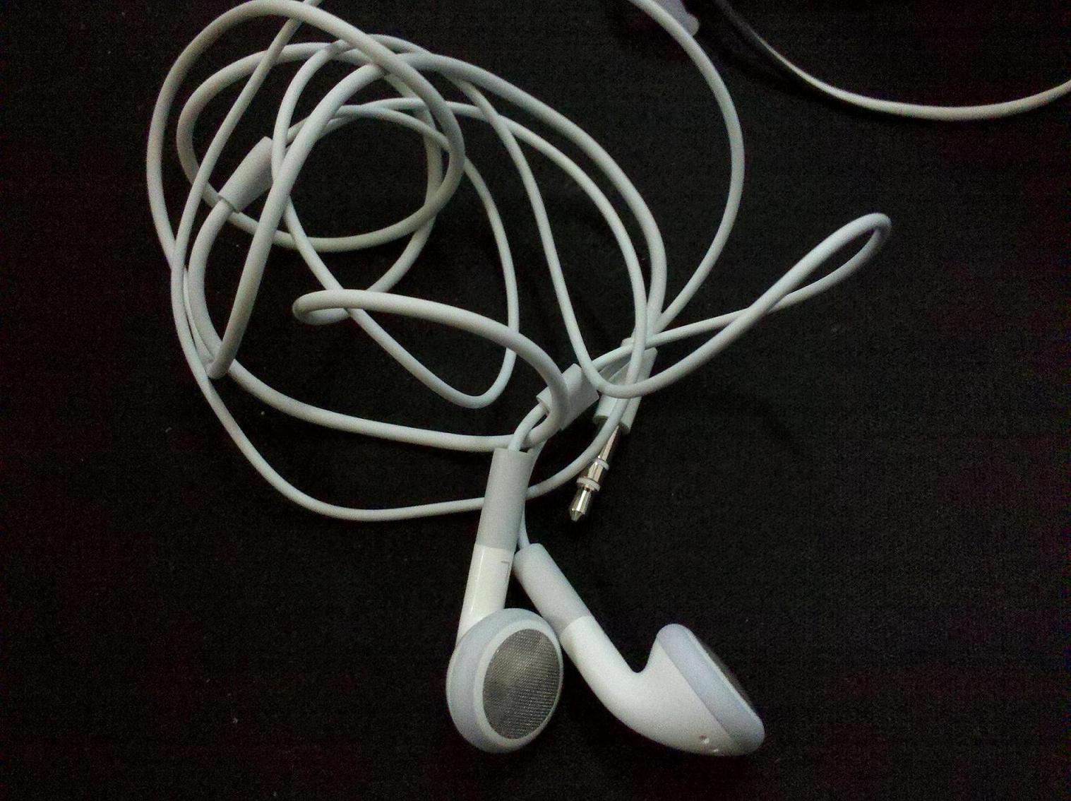 ������IPHONE��IPODԭװ������һ�� �Ա�����