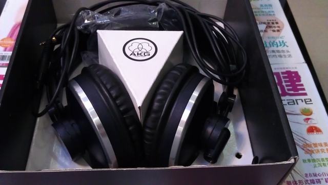 ��AKG K271 MKII���ž��£�700����