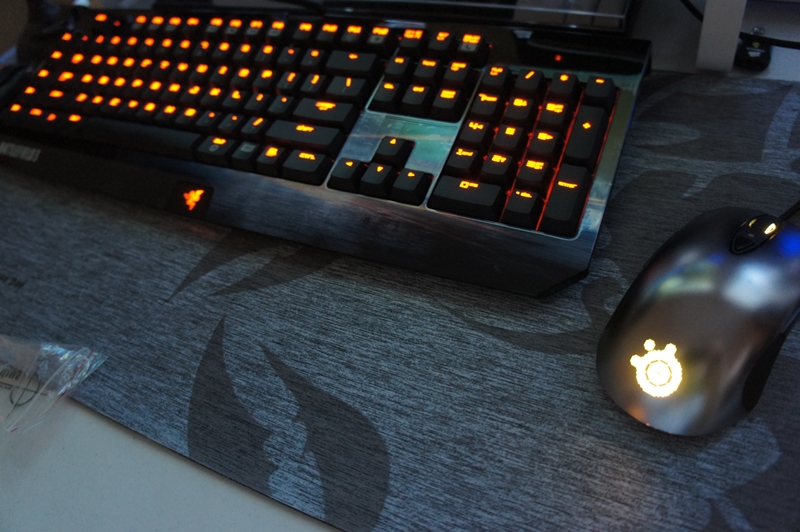 Razer����L�3ϵ�ЮaƷ����������+�ڹыD֩���I�P+�}���x����|�_��
