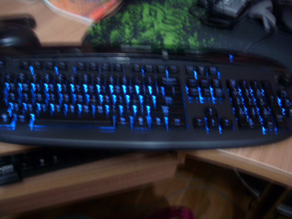 ���������������ļ��̡���΢����razer���ϳ��Ķ�֩��
