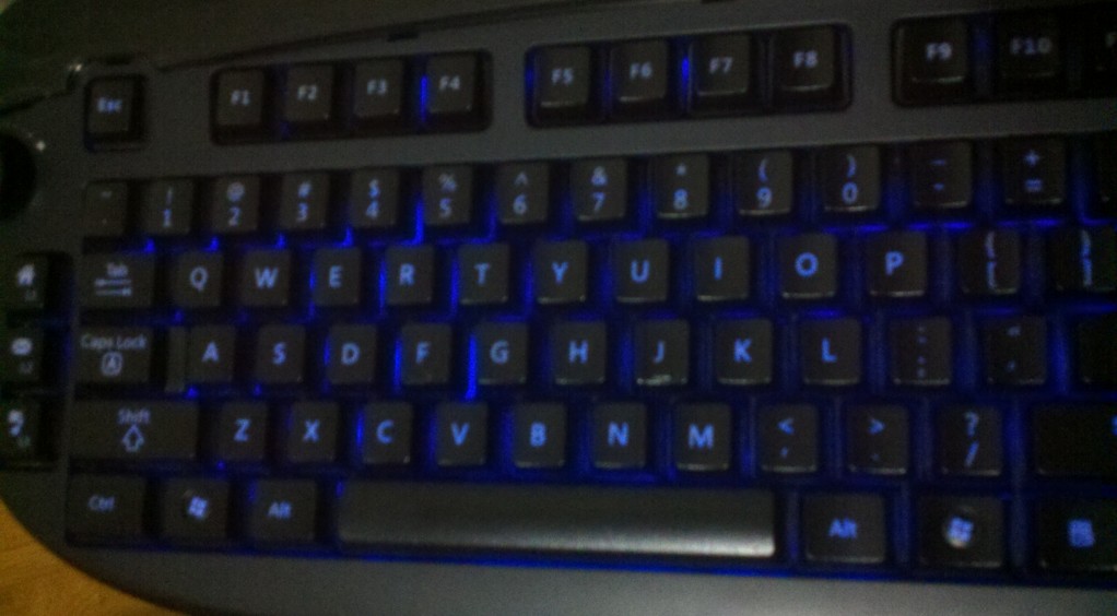 ���������������ļ��̡���΢����razer���ϳ��Ķ�֩��