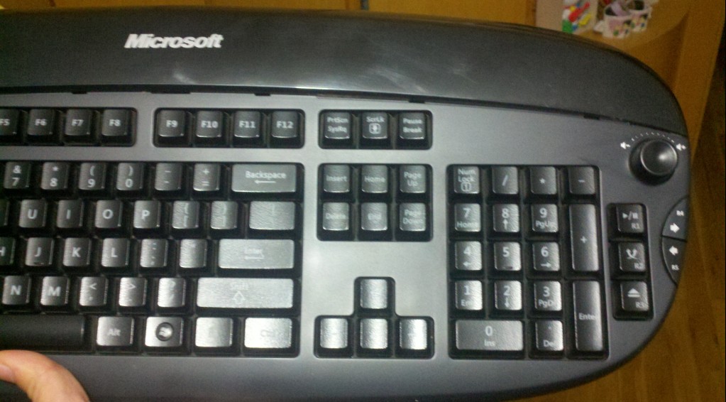 ���������������ļ��̡���΢����razer���ϳ��Ķ�֩��