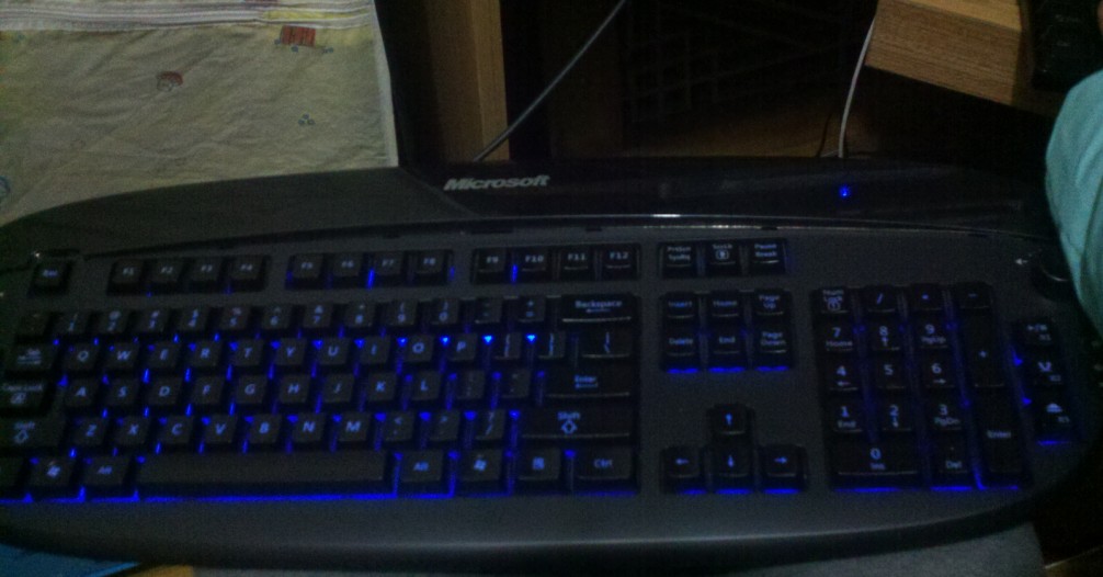 ���������������ļ��̡���΢����razer���ϳ��Ķ�֩��