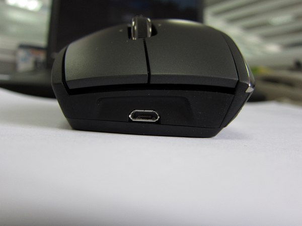 ����8�·�������޼� Logitech M950