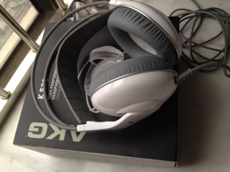 AKG K530