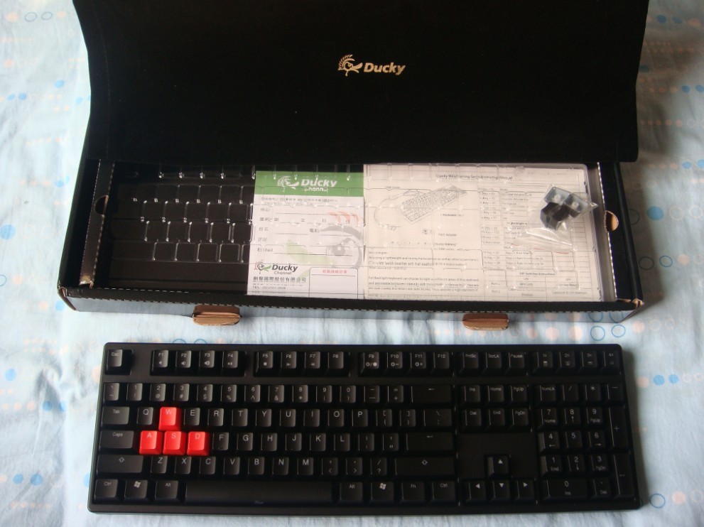 ��ʹ�������ɣ��ټӵ㶫��������ѫ��XAI��DUCKYSHINING���������̣�SONY E463,IE3.0