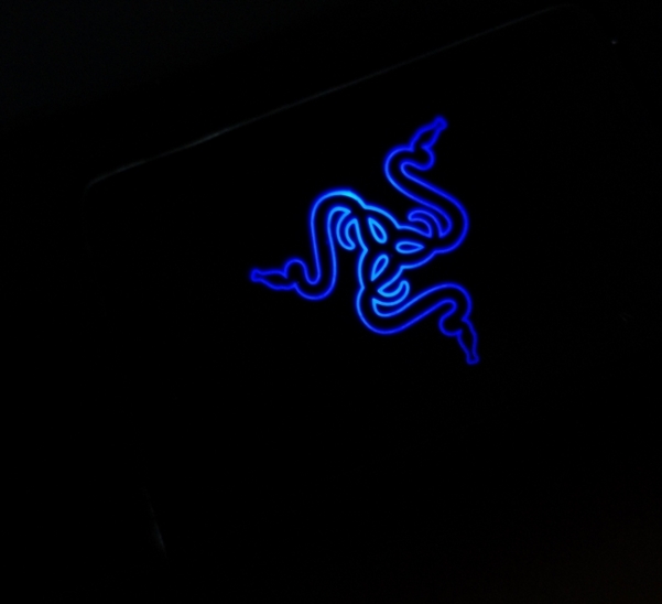 ���� Razer BlackWidow �ڹѸ� �ռ��� ���� ��е����