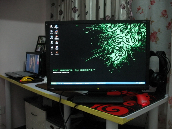����G2400WҺ����ʾ��