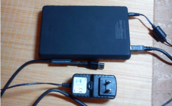 �޼�G500 Freecom3.5��USB3.0�ƶ�Ӳ��2T