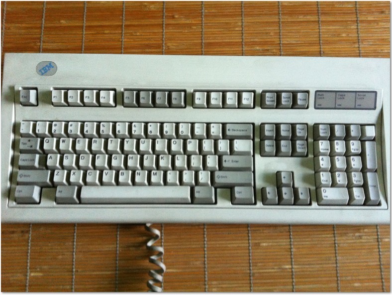 ԭװ��Ʒ IBM���׵�����ʽ��е���� MODEL M ϵ�� PS2�ӿ�