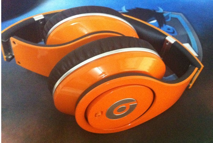 ħ studio   Orange