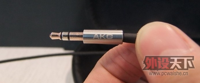 akg2.jpg
