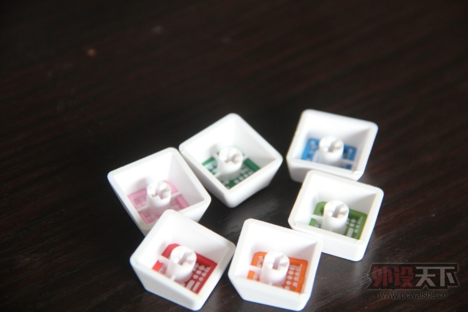 彩色键帽，色彩斑斓的世界，让我和你一同分享，白色IKBC-F104彩色键帽键盘