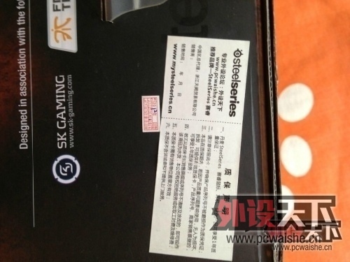 215750g494lv1cpn19desk.jpg