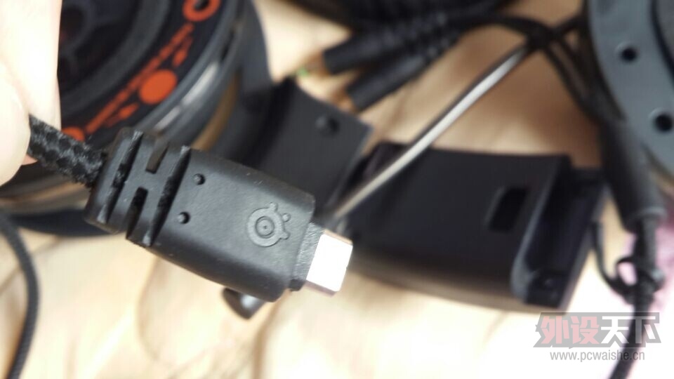 赛睿7h耳机有假的没?求懂的人帮看一下~