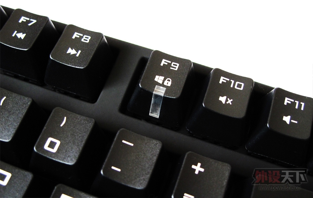 CoolerMaster酷冷至尊烈焰枪XT104青轴机械键盘上手详拆解评测--只为性价比而来！