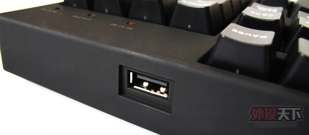 CoolerMaster酷冷至尊烈焰枪XT104青轴机械键盘上手详拆解评测--只为性价比而来！
